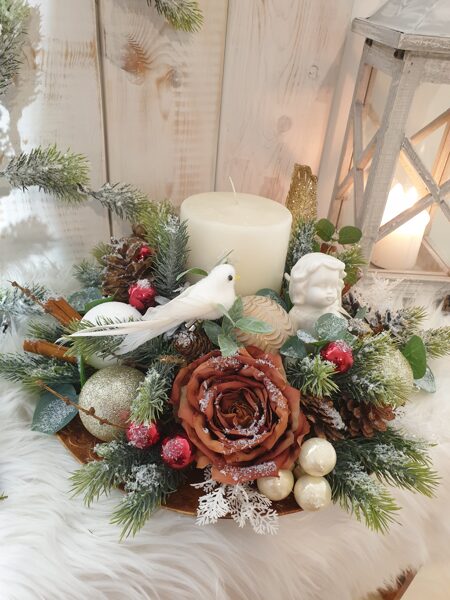 Ziemassvētku dekori ar vienu sveci