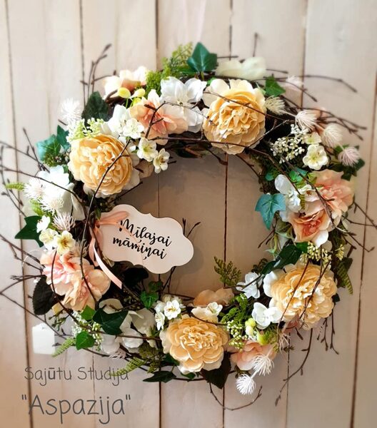 Māmiņdienas vainagi