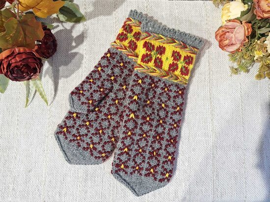 Rakstaini dūraiņi pelēki