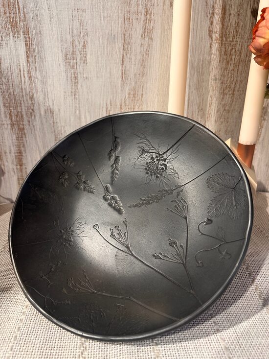 Pusdziļais māla šķīvis